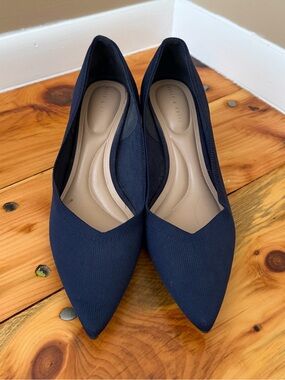 Classic Women's Pointed Toe Heels in Navy Knit Kitten Heels